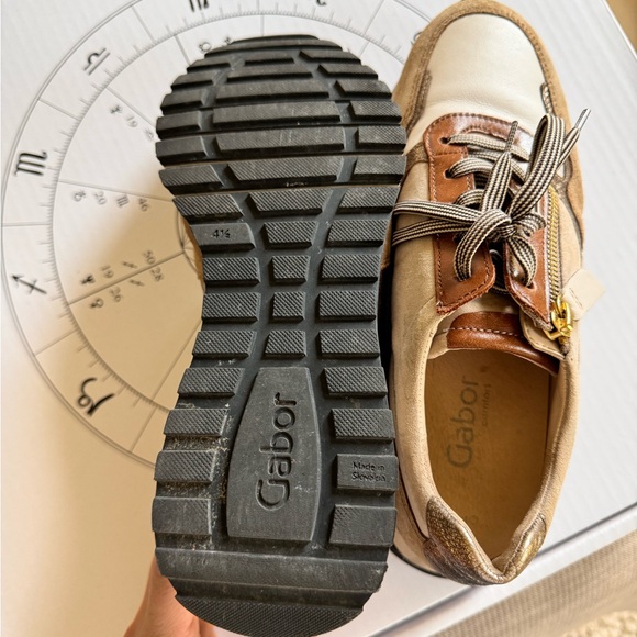 Gabor tennis shoes, suede, leather and metallic leather. lightly used condition - Picture 6 of 6